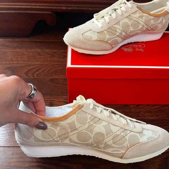 NWT COACH Women’s Tan & Brown Tennis Shoes Size 10 - Picture 4 of 11